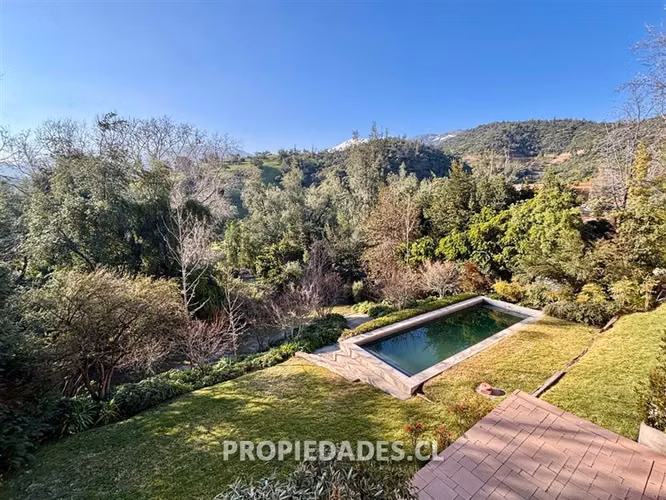 Casa en venta de 5 dormitorios en Huinganal, Lo Barnechea