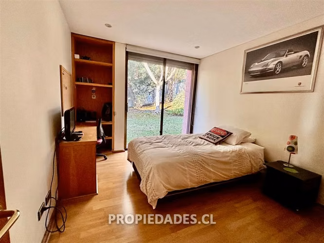 Casa en venta de 5 dormitorios en Huinganal, Lo Barnechea
