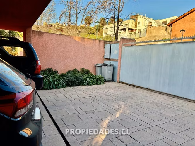 Casa en venta de 5 dormitorios en Huinganal, Lo Barnechea