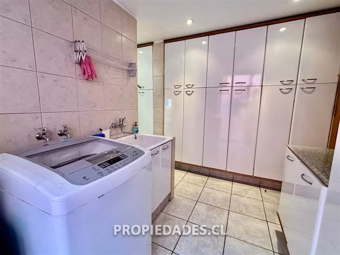 Casa en venta de 5 dormitorios en Huinganal, Lo Barnechea