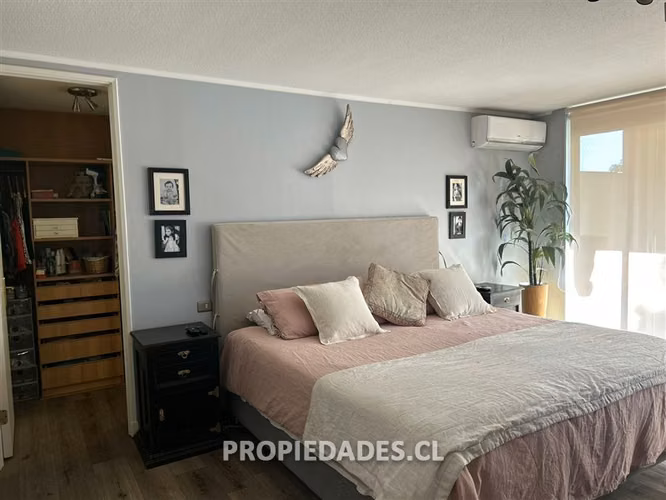 Depto en venta de 4 dorm. en Huechuraba