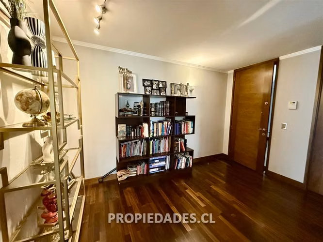 Departamento en venta de 3 dorm. en Lo Barnechea