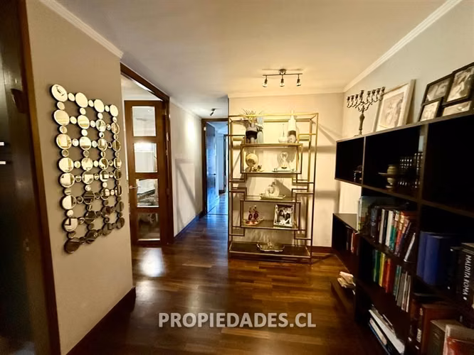 Departamento en venta de 3 dorm. en Lo Barnechea