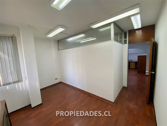 Oficina en arriendo en Santiago - Imagen 3