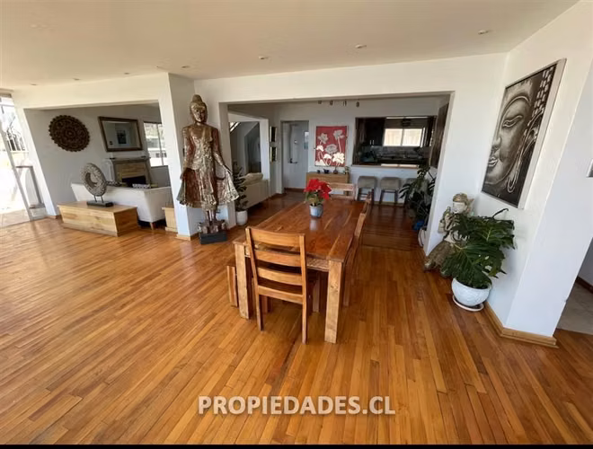 Casa en venta de 4 dorm. en Viña del Mar