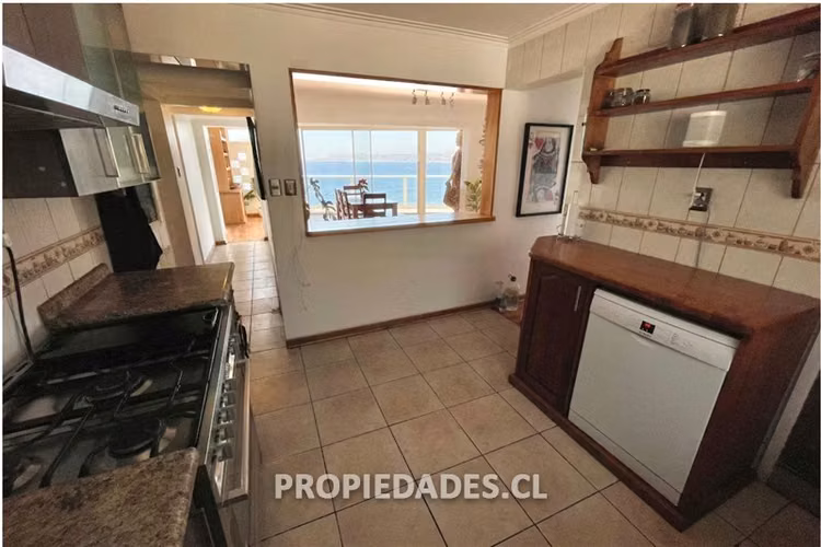 Casa en venta de 4 dorm. en Viña del Mar