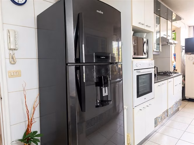 Departamento en venta de 3 dorm + pieza y baño de servicio - Imagen 8