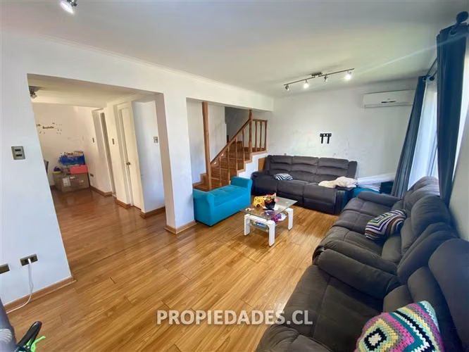 Casa en venta de 5 dorm. en Las Condes