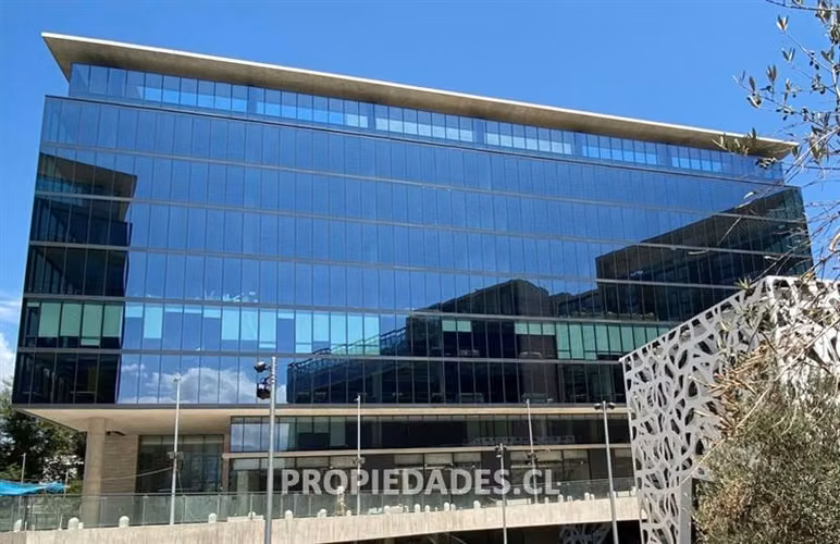 Oficina arriendo Av. La Dehesa - Autopista Costanera Norte