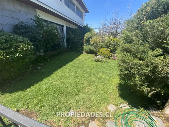 Casa en venta de 4 dorm. en Las Condes