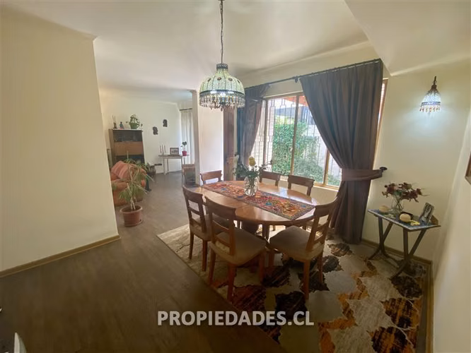 Casa en venta de 4 dorm. en Las Condes