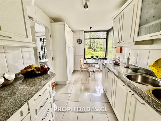 Se Vende Lindo Departamento de 4 dormitorios en La Dehesa