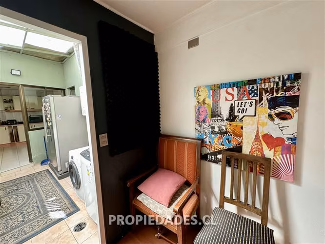 Casa en venta de 4 dorm / servicio en Las Condes