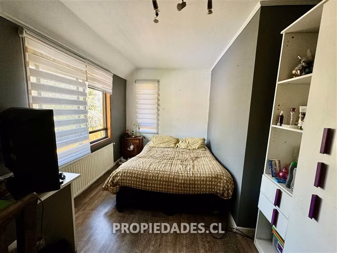 Casa en venta de 4 dorm / servicio en Las Condes