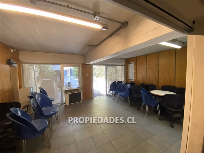 Casa Oficina en venta en Lyon / P. de Valdivia