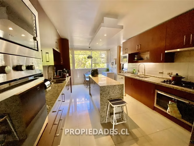 Departamento en venta de 4 dorm. en Lo Barnechea