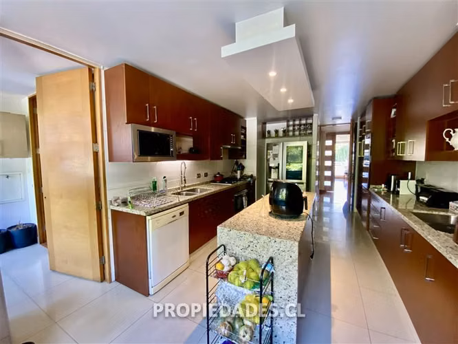 Departamento en venta de 4 dorm. en Lo Barnechea