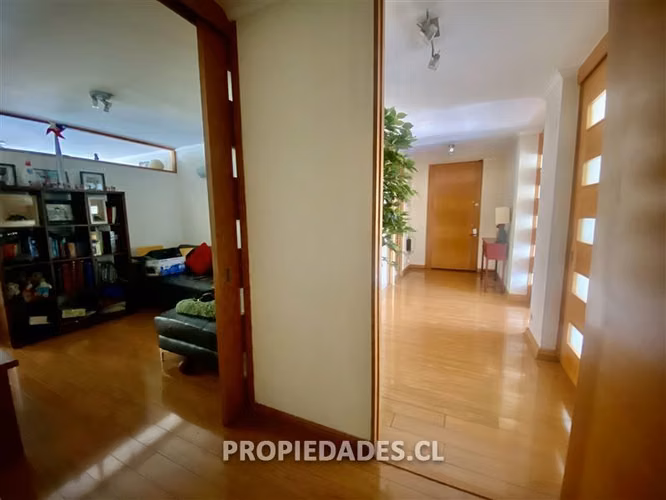 Departamento en venta de 4 dorm. en Lo Barnechea