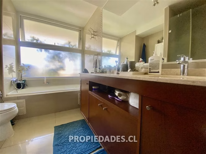 Departamento en venta de 4 dorm. en Lo Barnechea