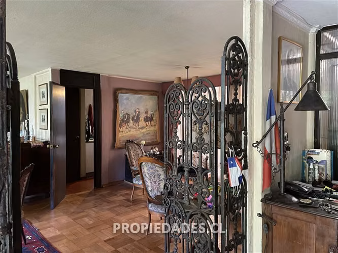 Casa en venta de 3 dorm. en Providencia - Imagen 2