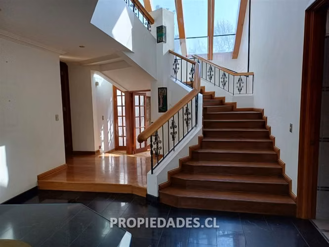 Casa en venta de 5 dormitorios en Santa María de Manquehue - Imagen 3