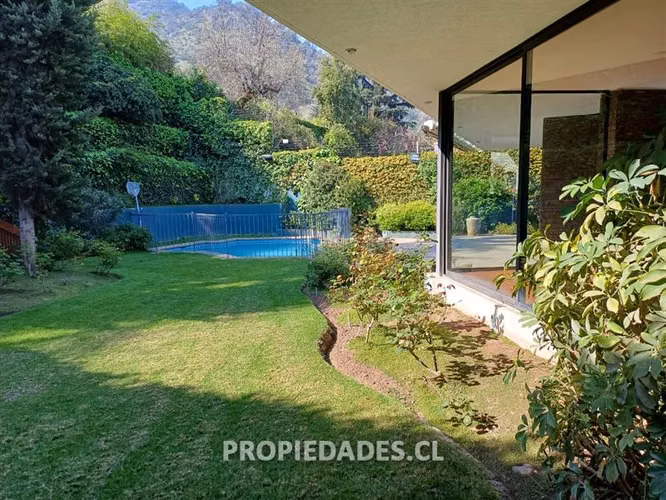 Casa en venta de 5 dormitorios en Santa María de Manquehue - Imagen 4