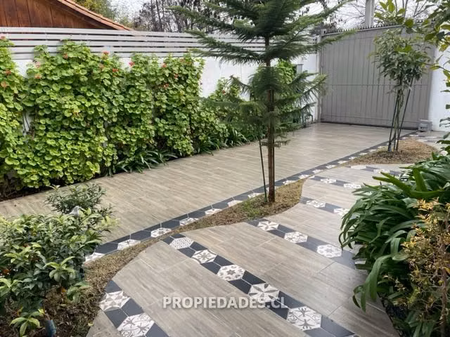 Casa en venta de 5 dorm. en La Reina
