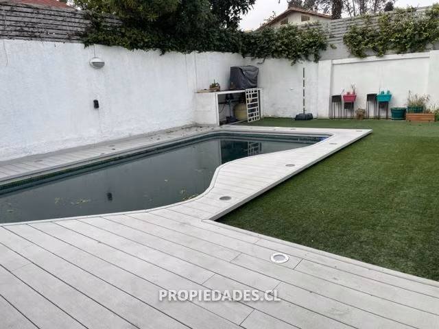 Casa en venta de 5 dorm. en La Reina