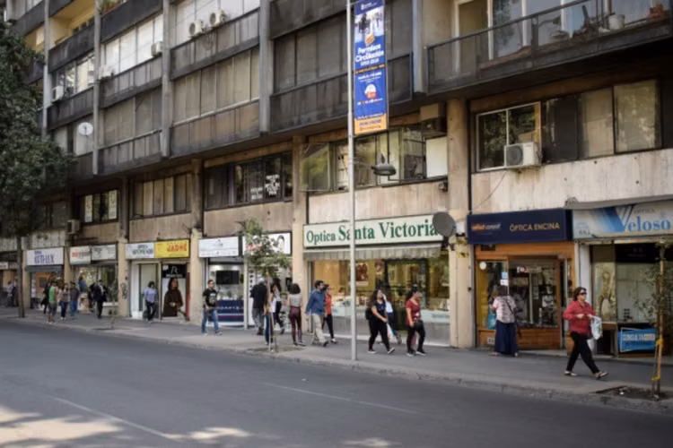 Local a la Calle en Mac Iver / Sector Ópticas