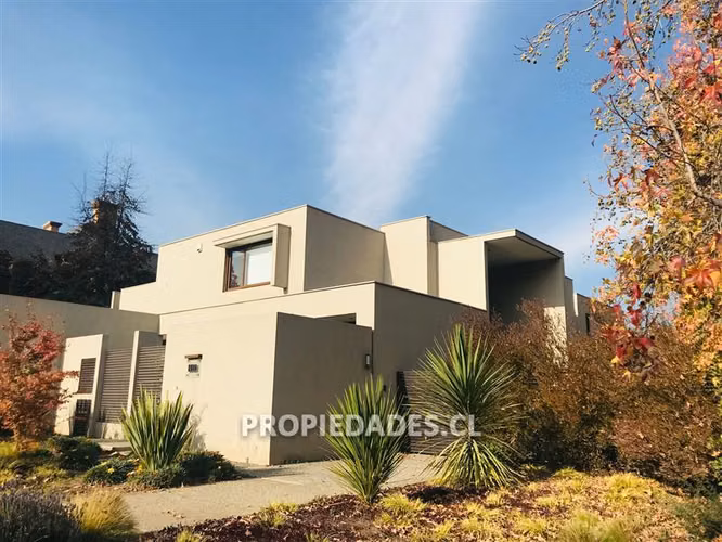 Casa en Arriendo en Lo Barnechea