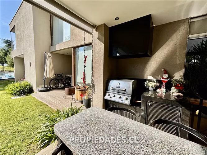 Casa en Arriendo en Lo Barnechea