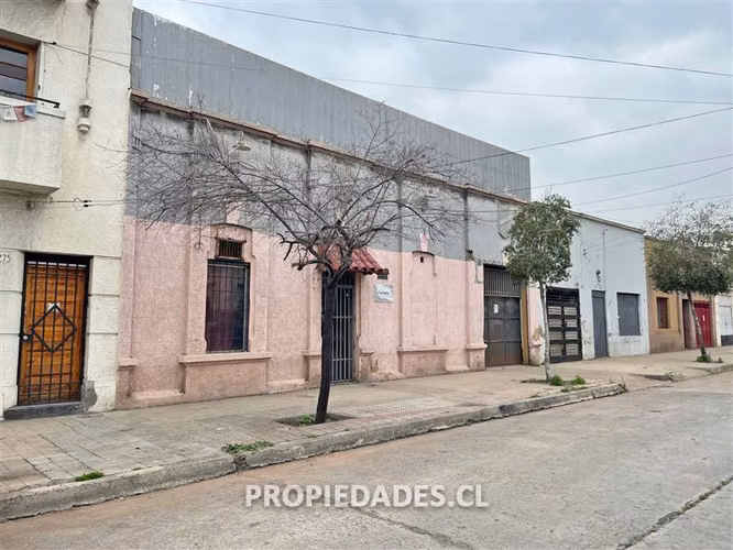 Industrial venta Santiago 8privados / Rogelio Ugarte / Matta