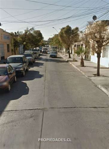 Industrial venta Santiago 8privados / Rogelio Ugarte / Matta