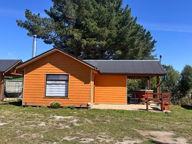 VENDE CENTRO TURISTICO CASA MÁS 3 CABAÑAS  (150802)