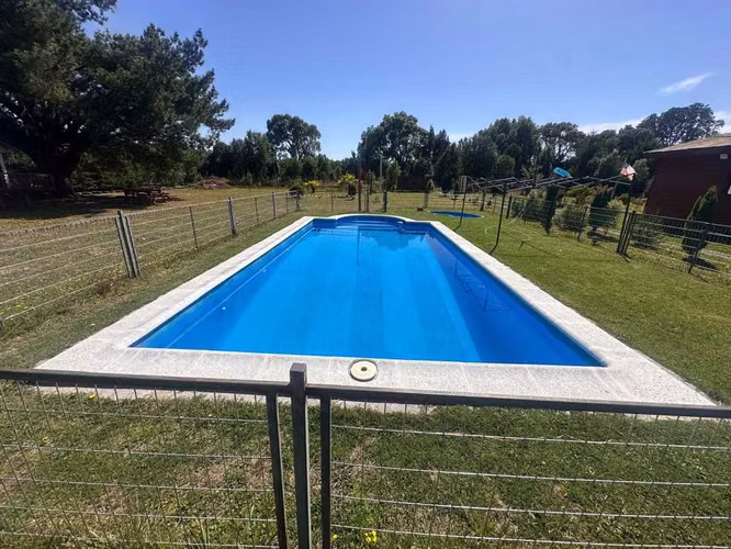 VENDE CENTRO TURISTICO CASA MÁS 3 CABAÑAS  (150802)