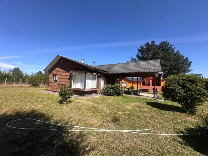 VENDE CENTRO TURISTICO CASA MÁS 3 CABAÑAS  (150802)