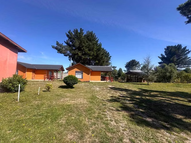 VENDE CENTRO TURISTICO CASA MÁS 3 CABAÑAS  (150802)