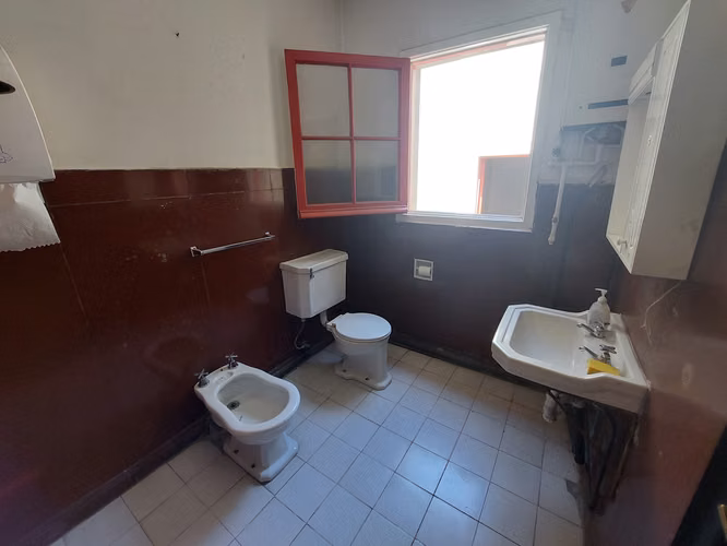 Casa para oficina o Centro Médico, Providencia a pasos del metro Salvador.
