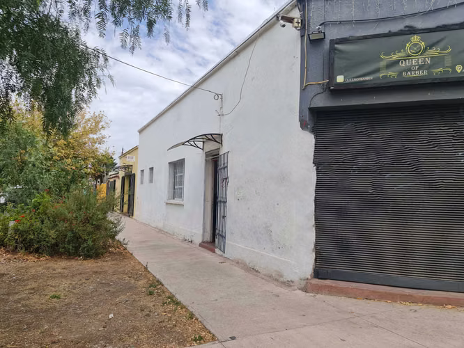 VENTA AMPLIA CASA /COMERCIAL-AV.EL PARRON (150946)