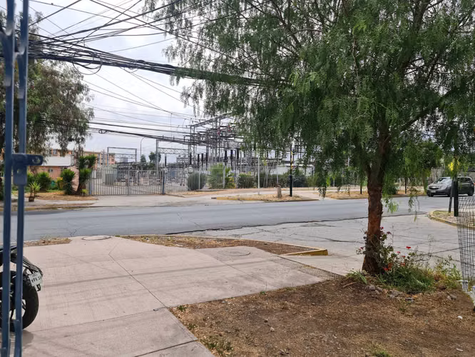 VENTA AMPLIA CASA /COMERCIAL-AV.EL PARRON (150946)