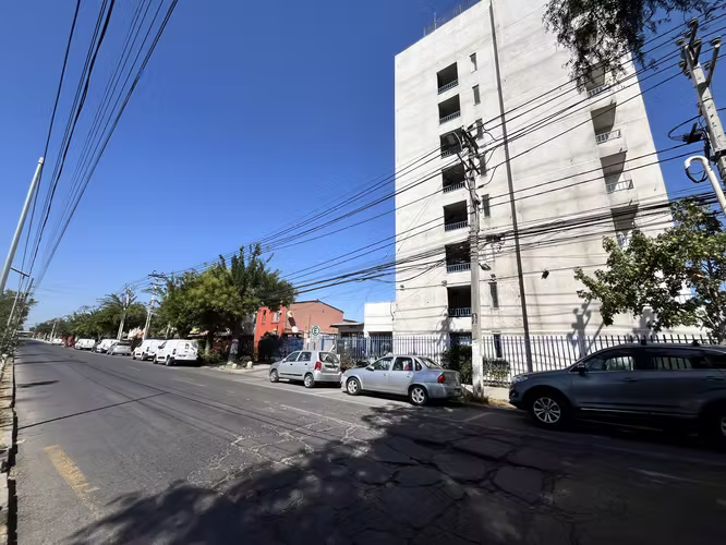 Se Arrienda dpto de 1 dormitorio y medio incluye estacionamiento