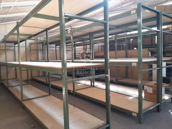 Bodega en arriendo o venta – San Diego 940 mts.