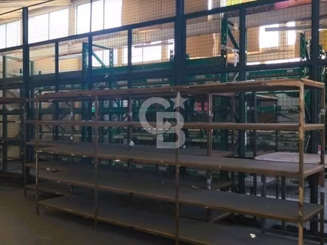 Bodega en arriendo o venta – San Diego 940 mts.