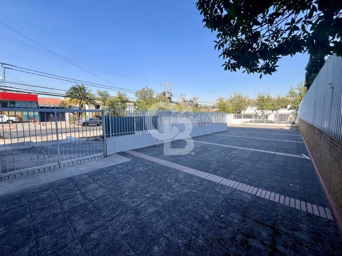 Oportunidad Local Comercial Manuel Montt / Alférez Real