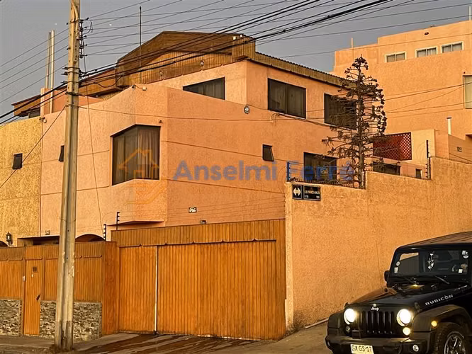 Casa en venta de 4 dorm. en Antofagasta