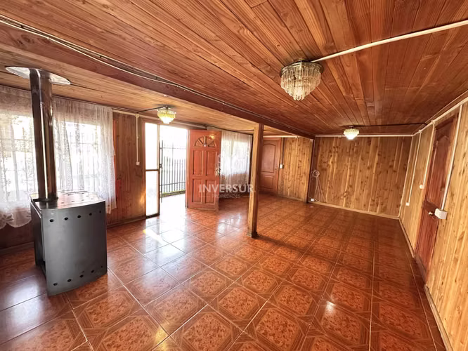 Se vende Amplia Casa de 2 pisos  (151209)