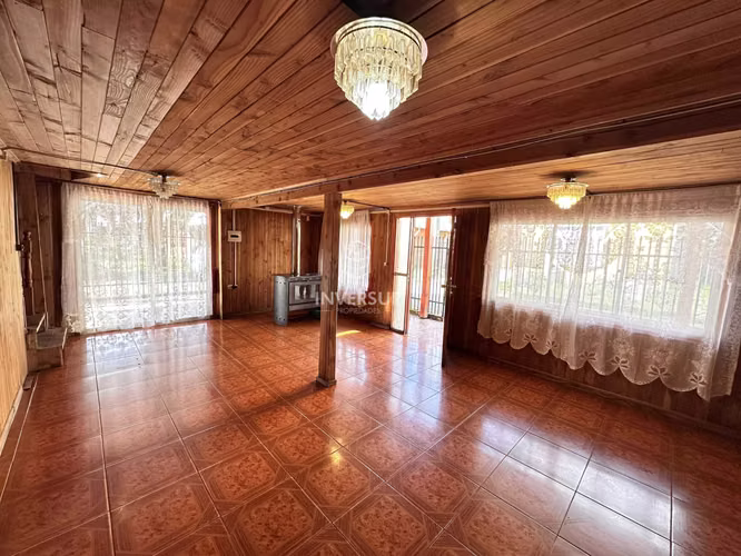 Se vende Amplia Casa de 2 pisos  (151209)