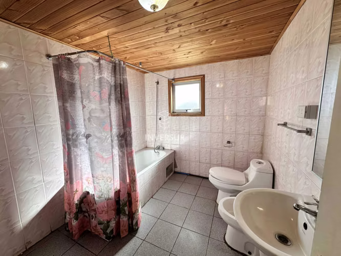 Se vende Amplia Casa de 2 pisos  (151209)