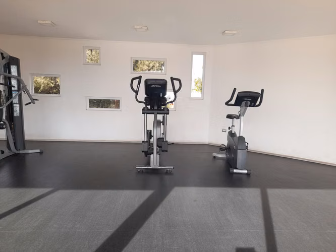 ARRIENDO AÑO CORRIDO CONDOMINIO ALTO HACIENDA - Imagen 18
