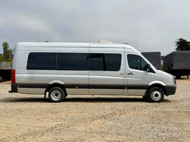 2015 Minibus Volkswagen Crafter 2.0 para 17 pasajeros – Operativo